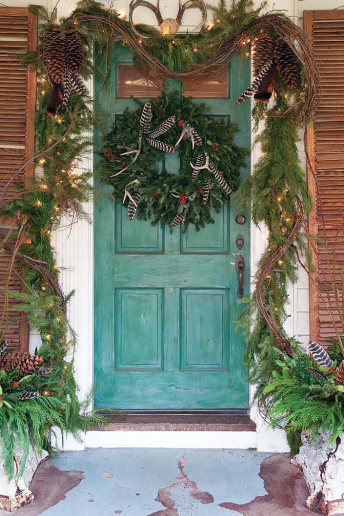 woodland-christmas-decor-door