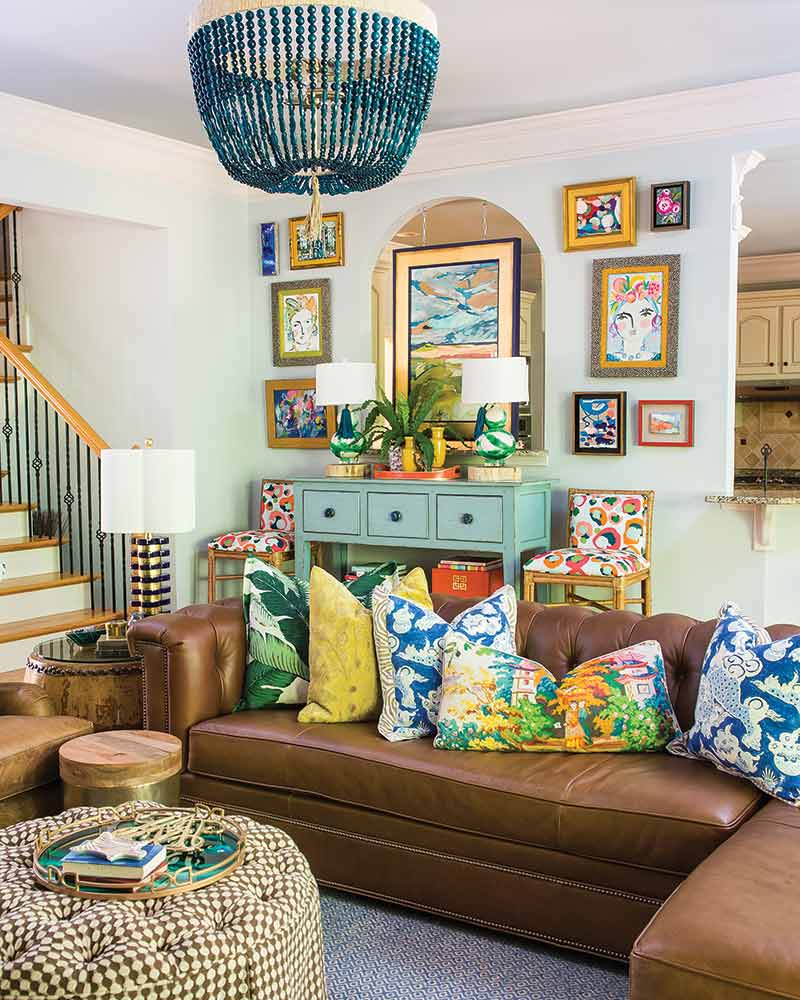 vibrant living room 