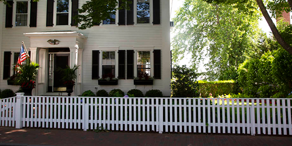 9 Patriotic Porches to Inspire You This Summer